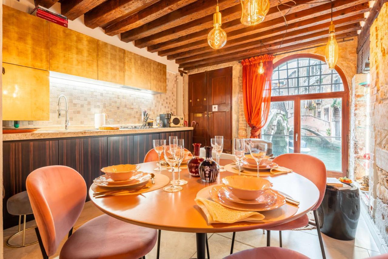 Casa Manina Sul Ponte - Your Private Canal View Venice Exterior photo