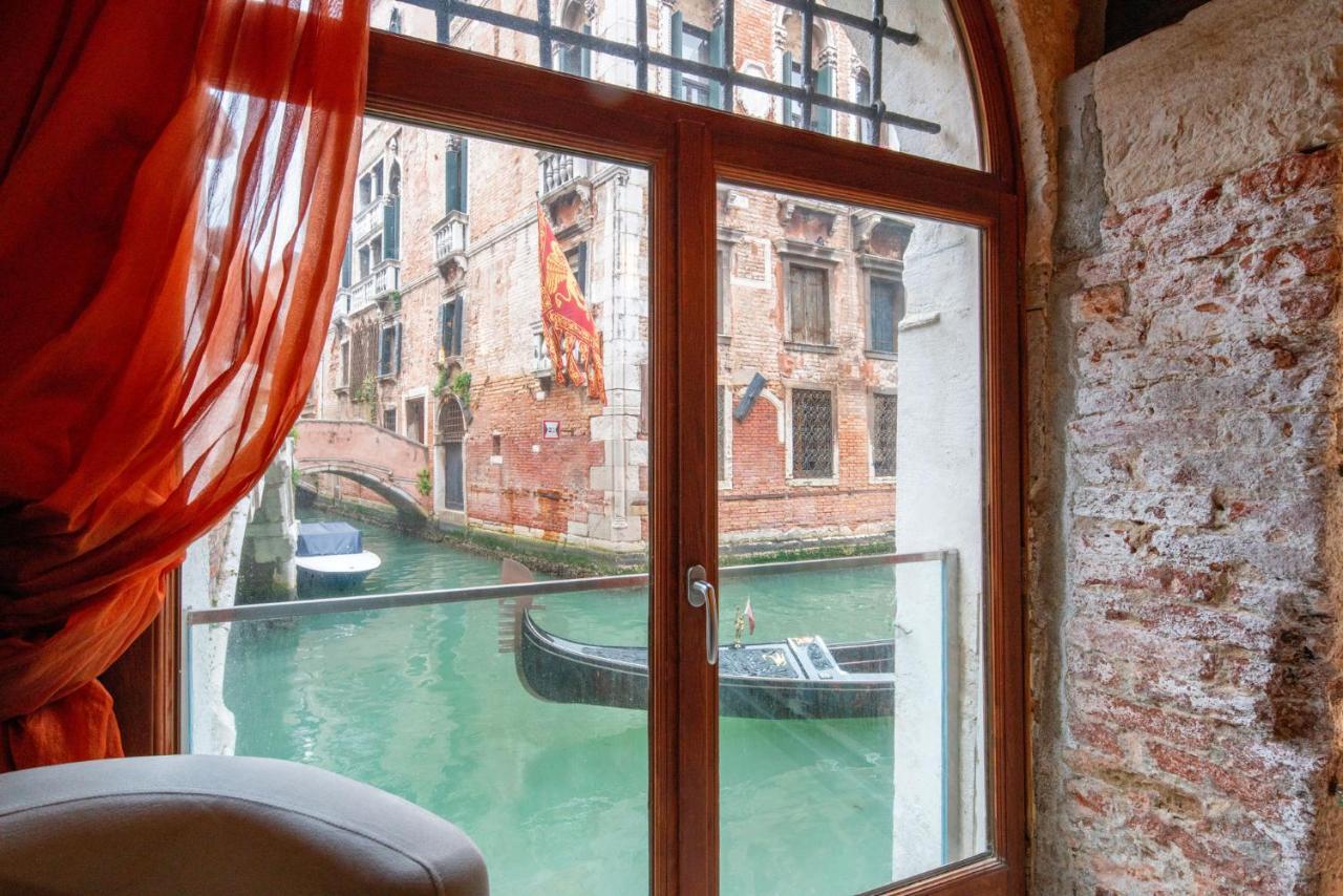 Casa Manina Sul Ponte - Your Private Canal View Venice Exterior photo