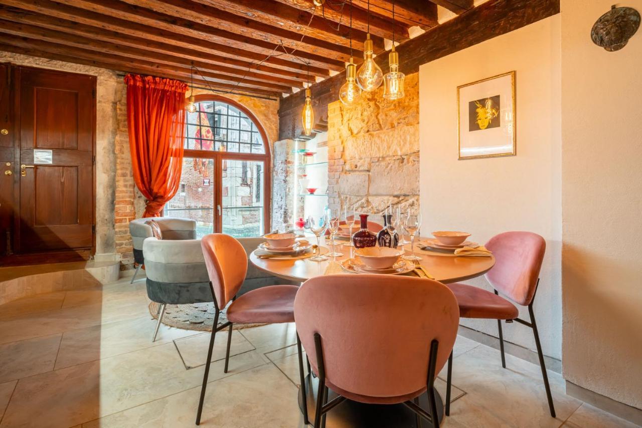 Casa Manina Sul Ponte - Your Private Canal View Venice Exterior photo