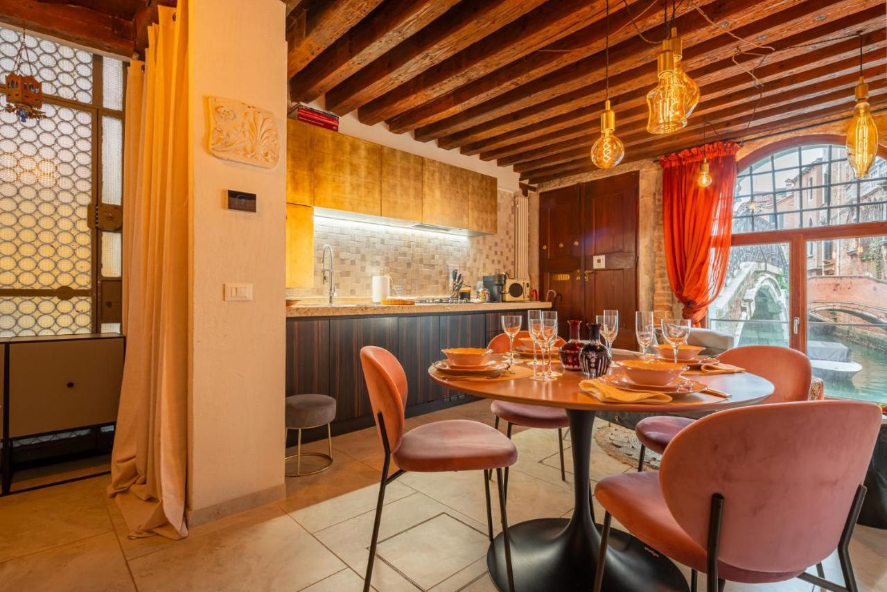Casa Manina Sul Ponte - Your Private Canal View Venice Exterior photo
