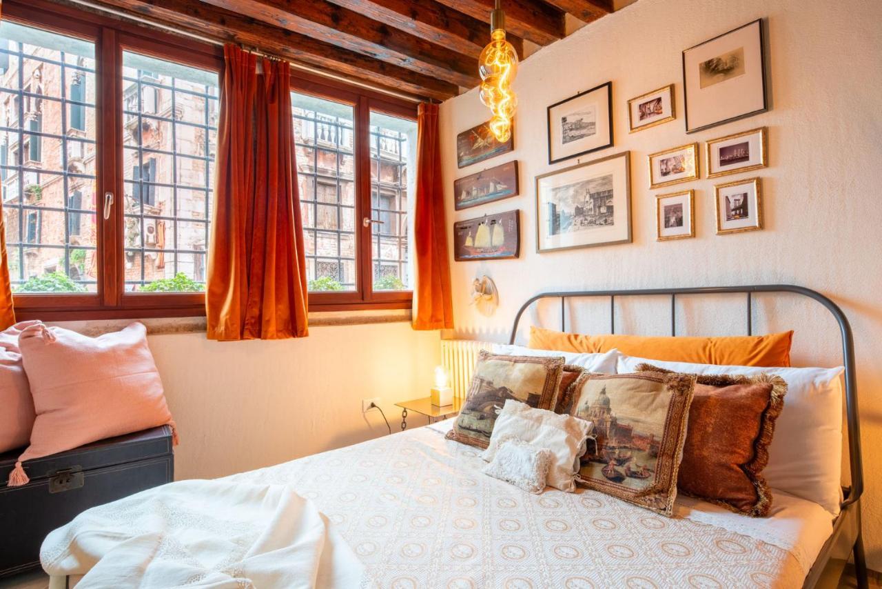 Casa Manina Sul Ponte - Your Private Canal View Venice Exterior photo
