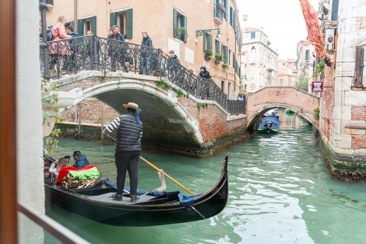 Casa Manina Sul Ponte - Your Private Canal View Venice Exterior photo