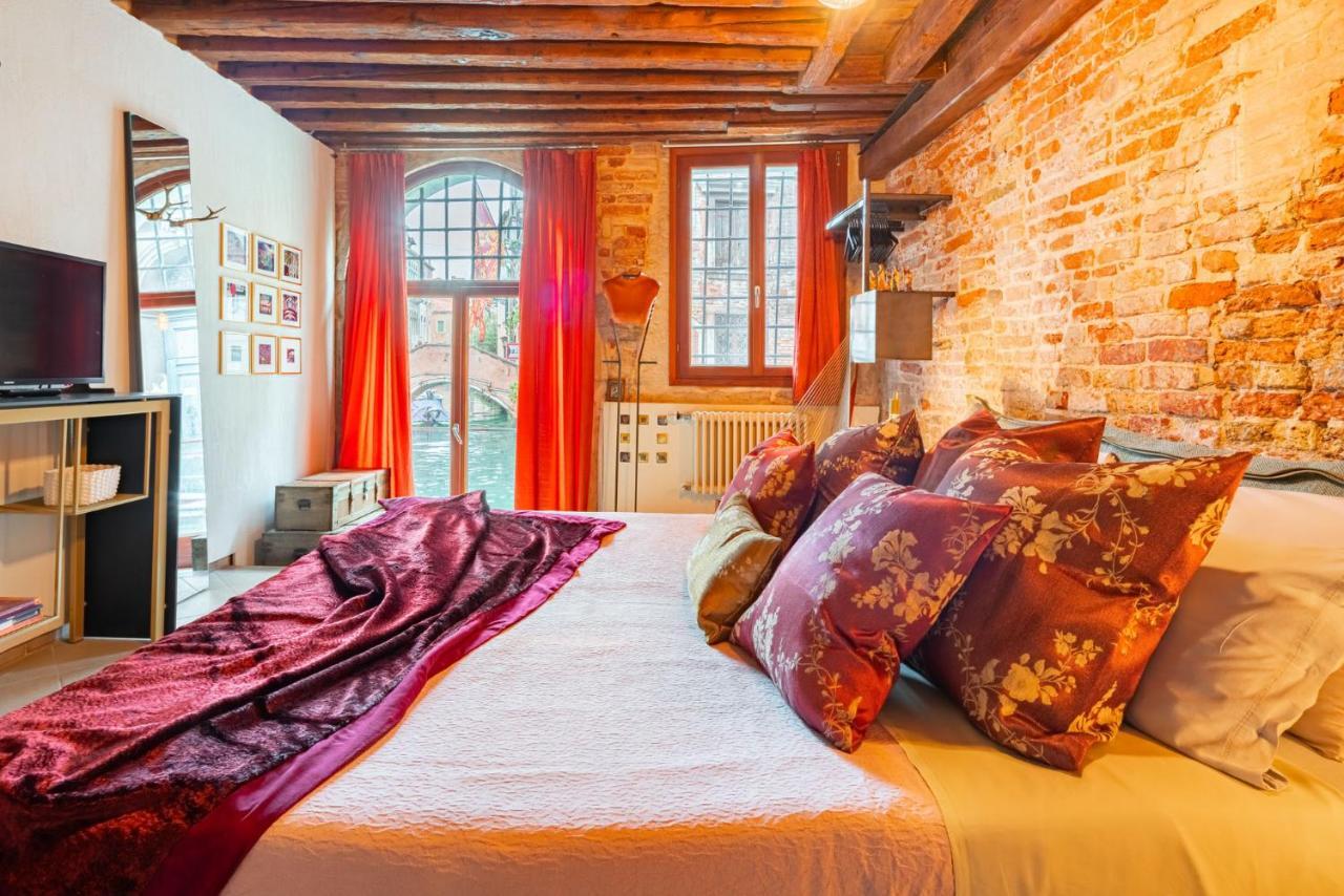 Casa Manina Sul Ponte - Your Private Canal View Venice Exterior photo