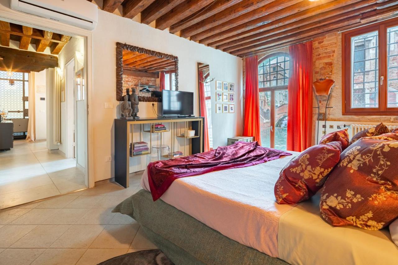 Casa Manina Sul Ponte - Your Private Canal View Venice Exterior photo