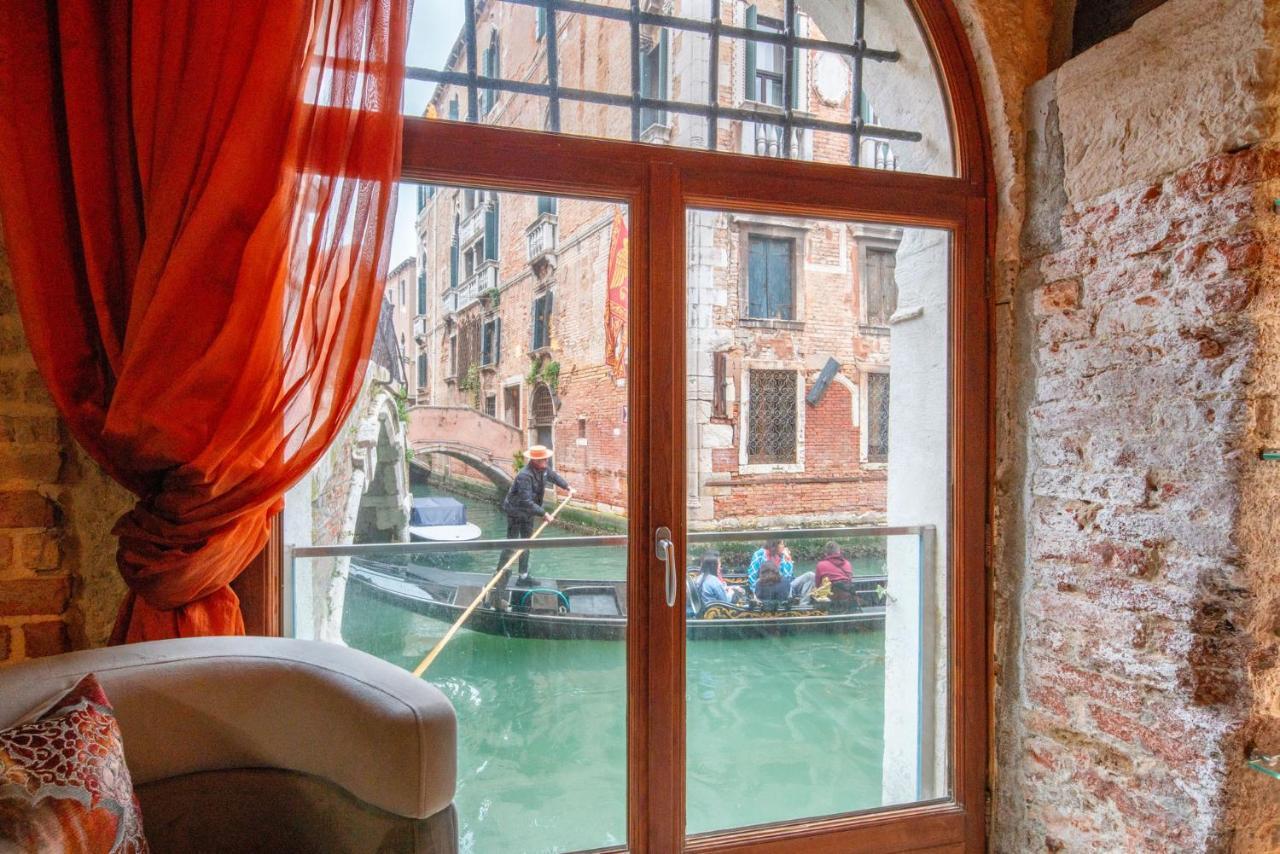 Casa Manina Sul Ponte - Your Private Canal View Venice Exterior photo