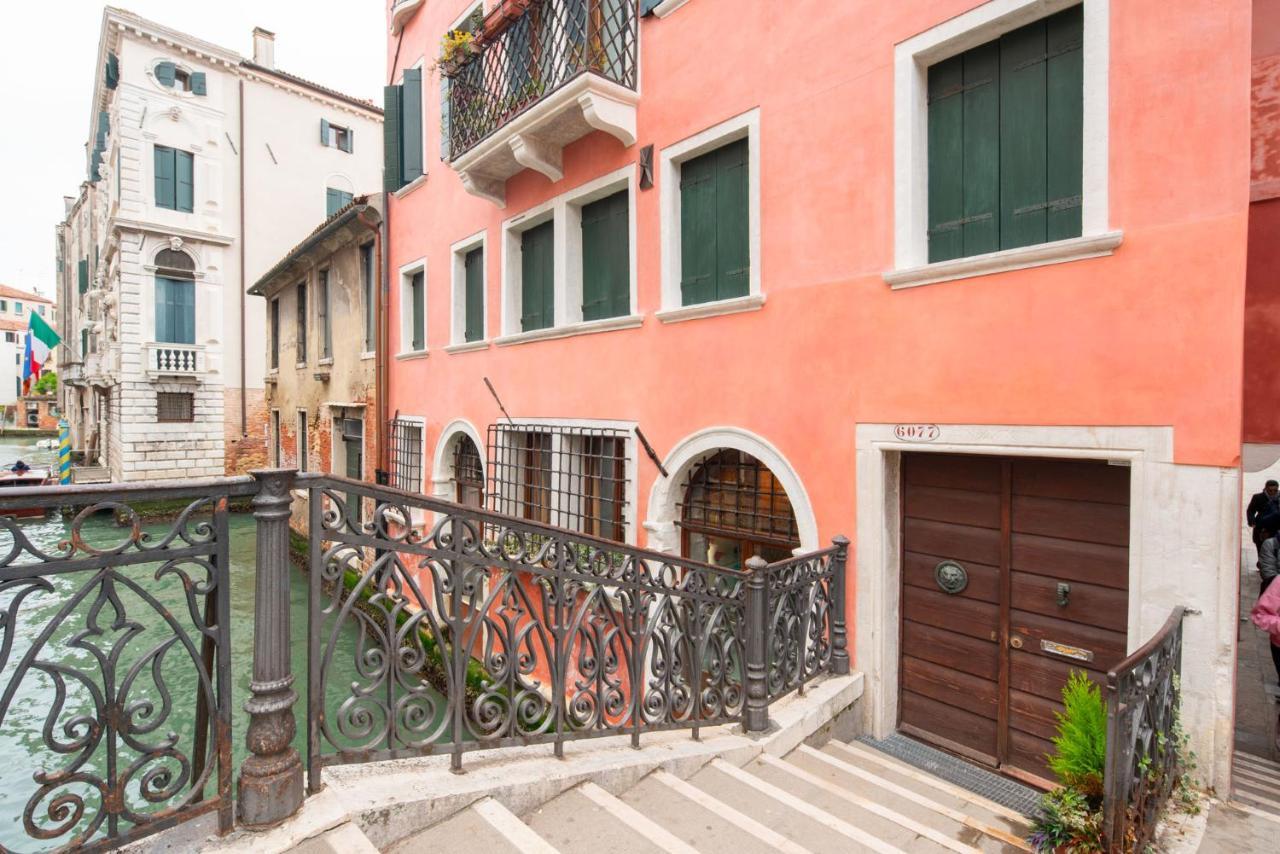 Casa Manina Sul Ponte - Your Private Canal View Venice Exterior photo
